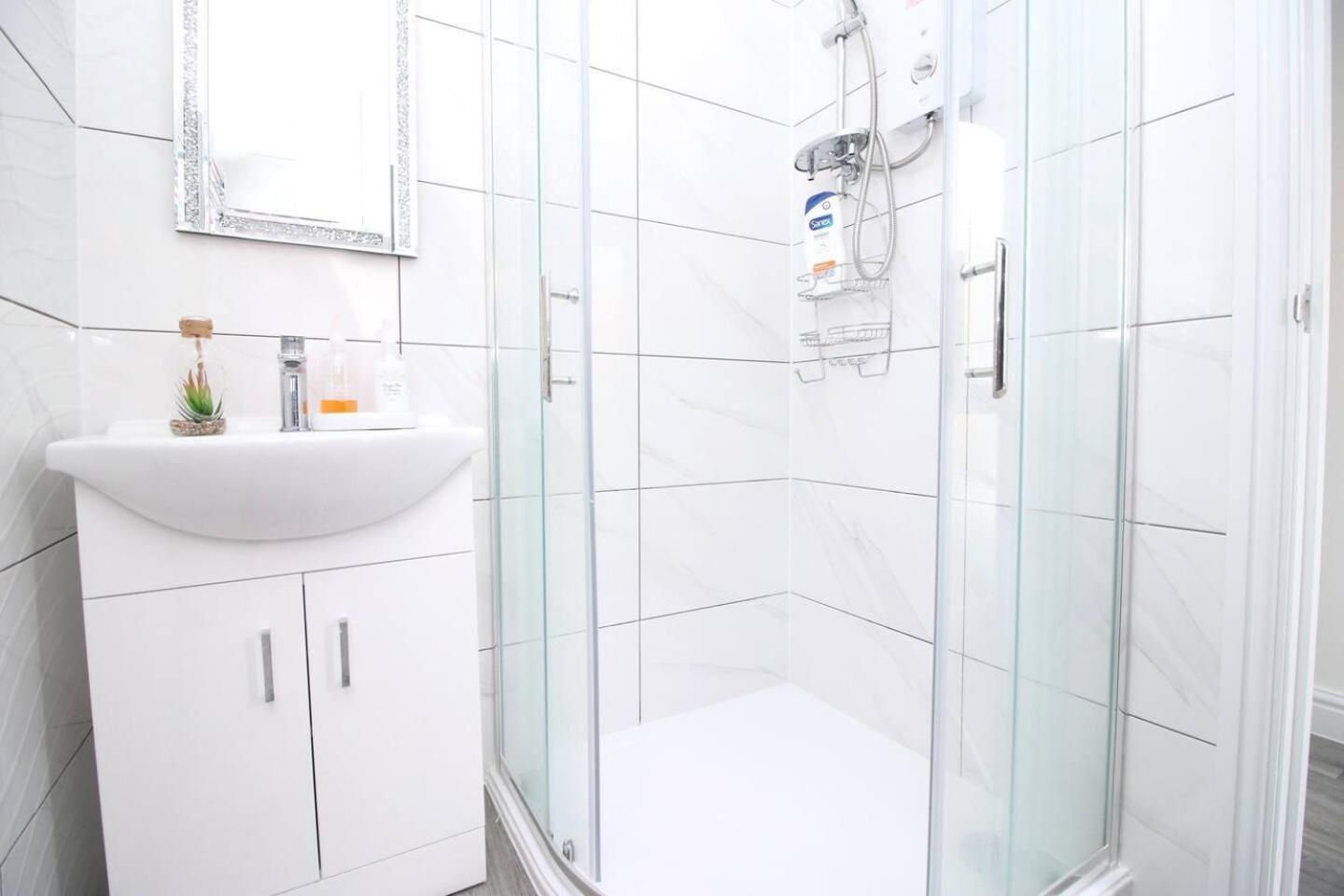 Modern Guesthouse, Fast Wi-Fi, Street Free Parking, Central, Fully Equipped 카디프 외부 사진