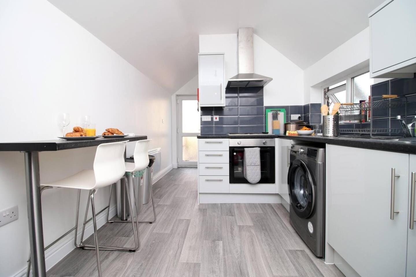 Modern Guesthouse, Fast Wi-Fi, Street Free Parking, Central, Fully Equipped 카디프 외부 사진