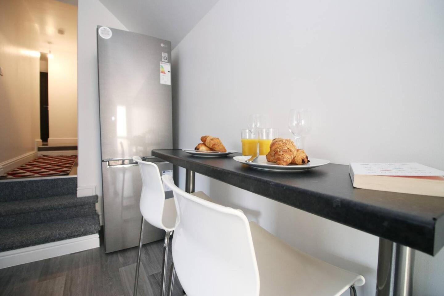 Modern Guesthouse, Fast Wi-Fi, Street Free Parking, Central, Fully Equipped 카디프 외부 사진