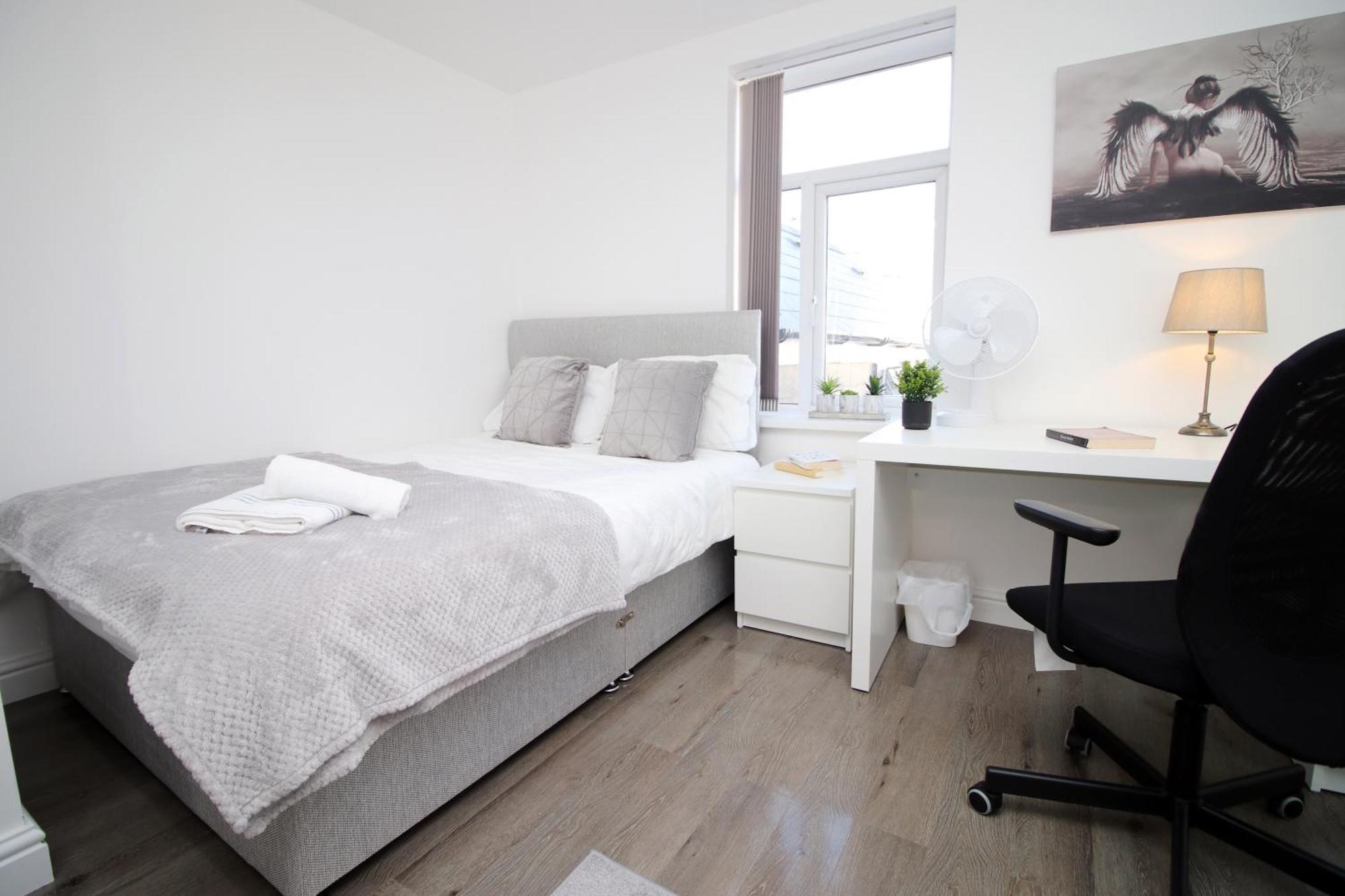 Cardiff Private Double Room With Shared Bathroom Wi-Fi And Free On-Street Parking 외부 사진