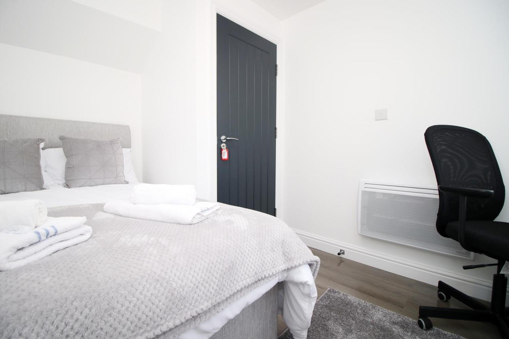 Cardiff Private Double Room With Shared Bathroom Wi-Fi And Free On-Street Parking 외부 사진