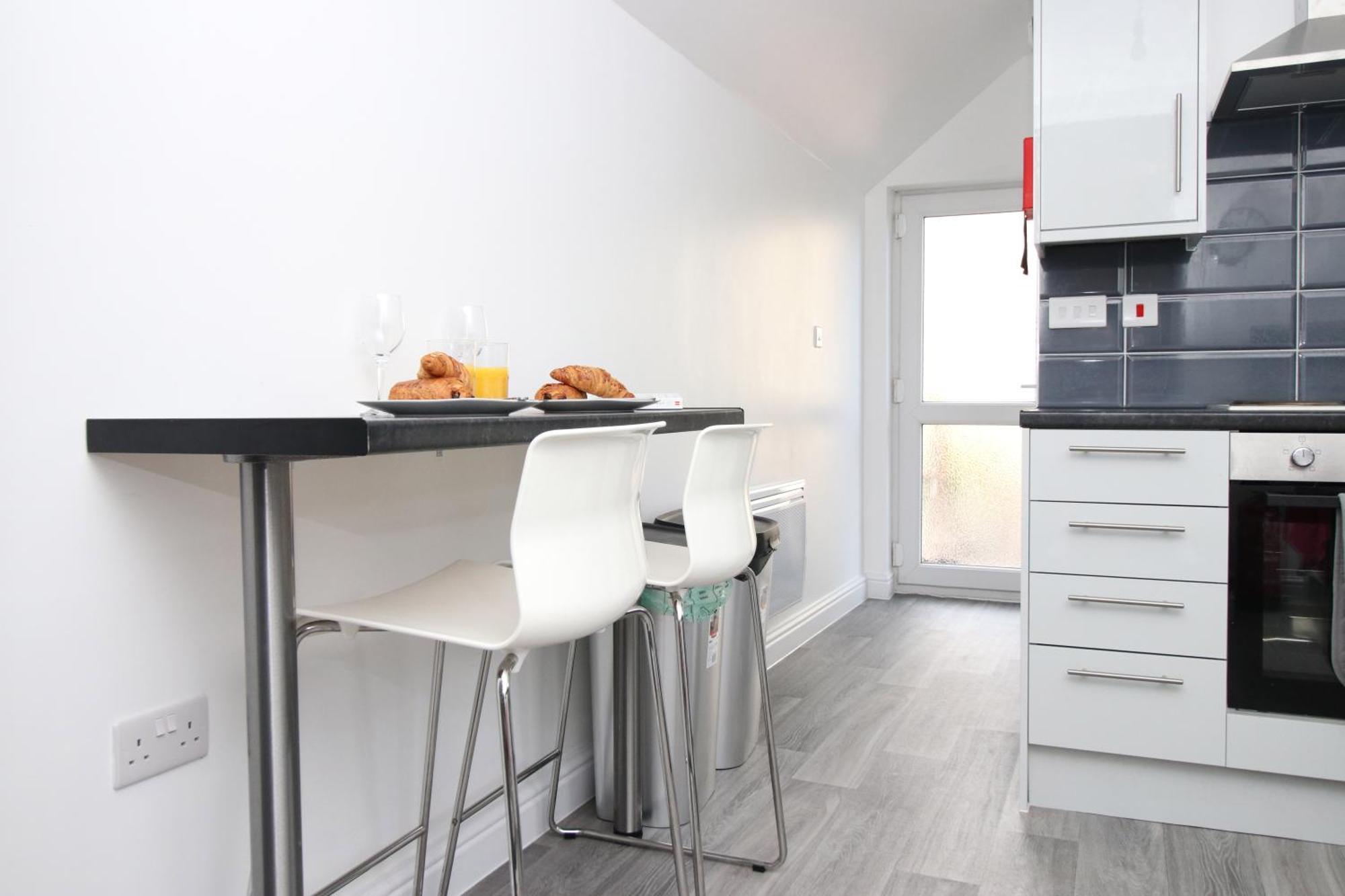 Modern Guesthouse, Fast Wi-Fi, Street Free Parking, Central, Fully Equipped 카디프 외부 사진