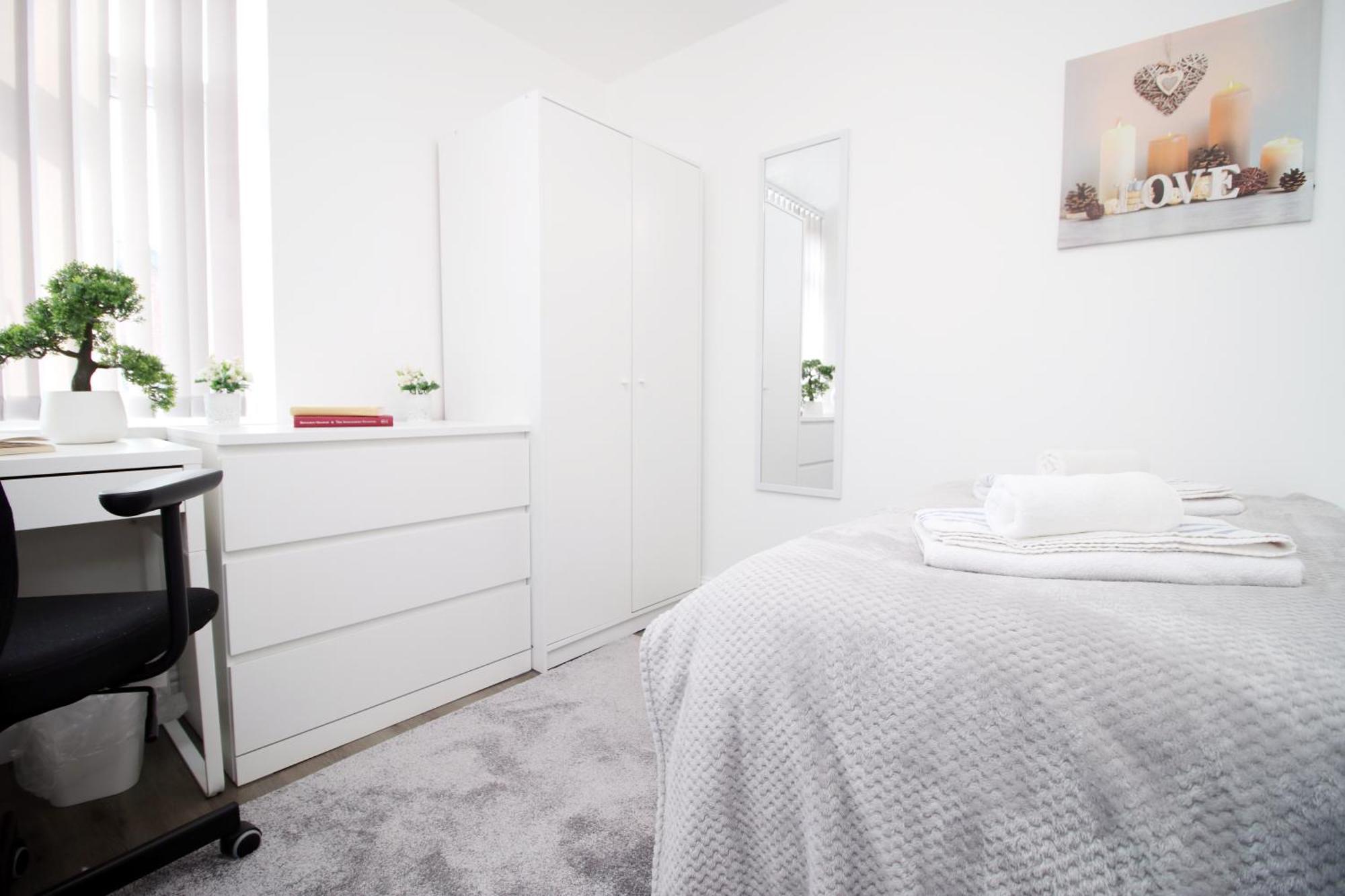 Cardiff Private Double Room With Shared Bathroom Wi-Fi And Free On-Street Parking 외부 사진