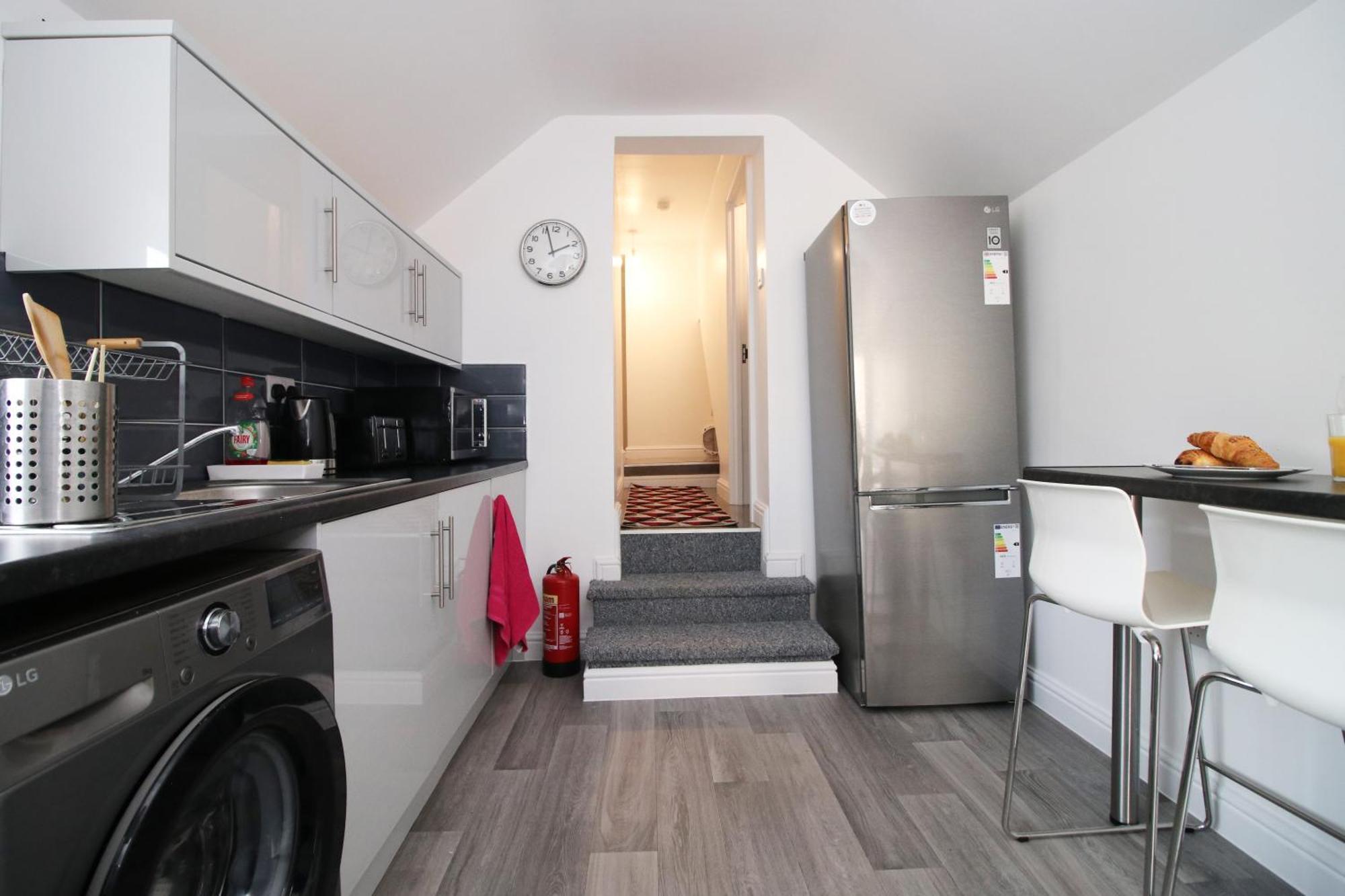 Modern Guesthouse, Fast Wi-Fi, Street Free Parking, Central, Fully Equipped 카디프 외부 사진